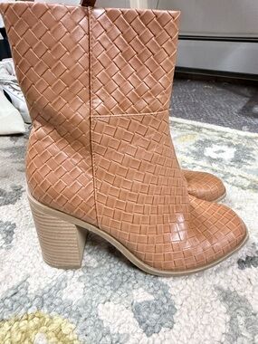 Universal Thread Woven Tan Block Heel Ankle Boots